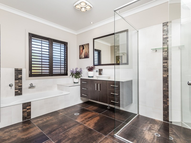 9 Montgomerie Parade, North Lakes QLD 4509