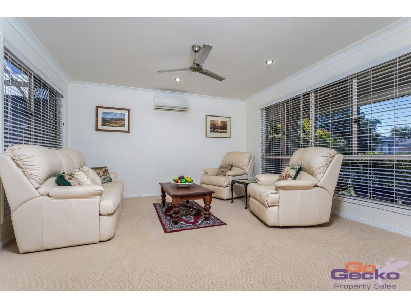 5 Dotterel Crescent, North Lakes QLD 4509