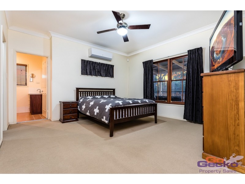 860 Clear Mountain Road, Cashmere QLD 4500