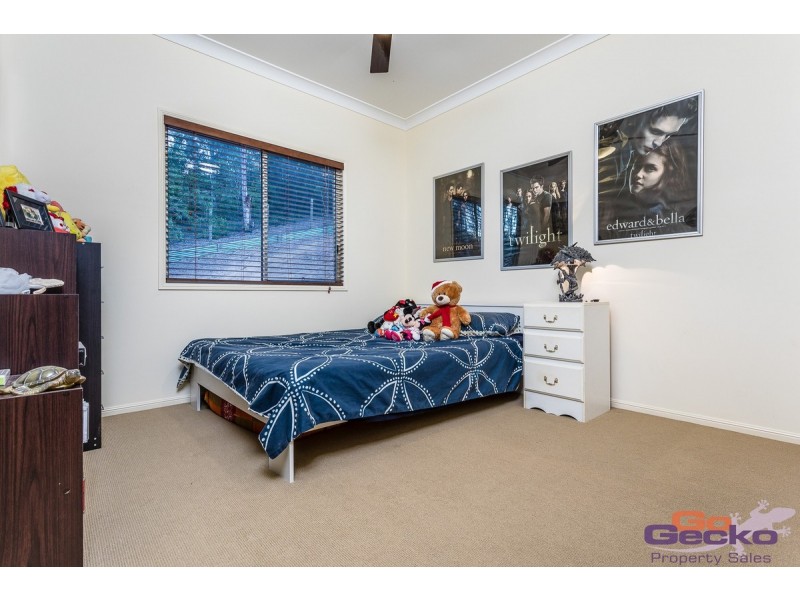 860 Clear Mountain Road, Cashmere QLD 4500