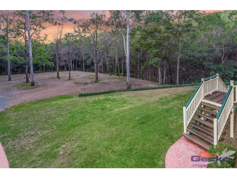 860 Clear Mountain Road, Cashmere QLD 4500