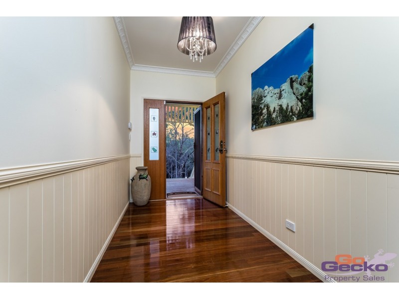 860 Clear Mountain Road, Cashmere QLD 4500