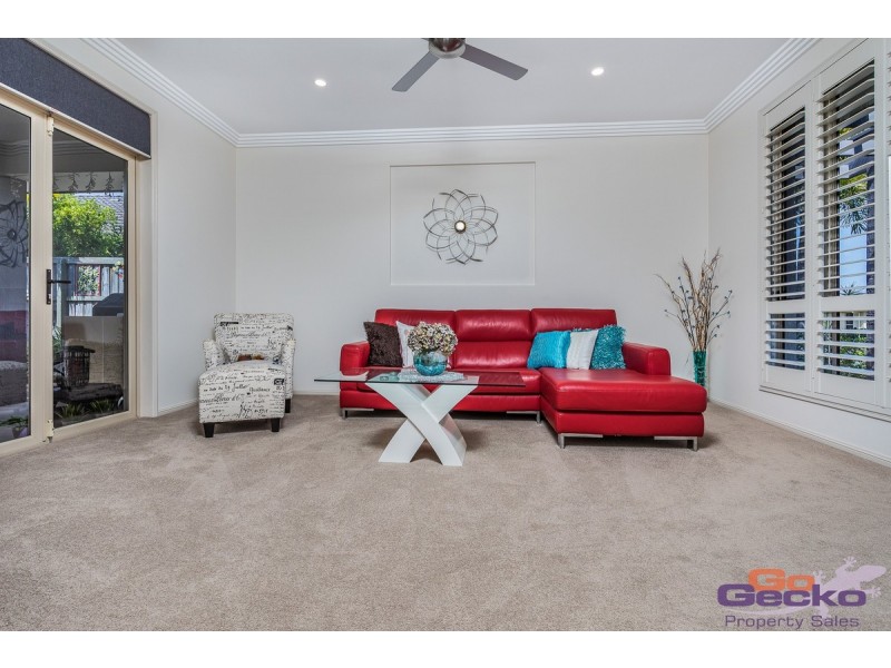 30 Dotterel Crescent, North Lakes QLD 4509