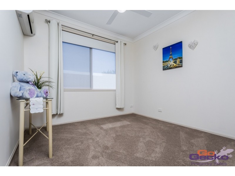 30 Dotterel Crescent, North Lakes QLD 4509
