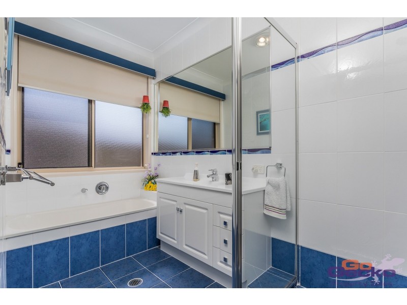 30 Dotterel Crescent, North Lakes QLD 4509