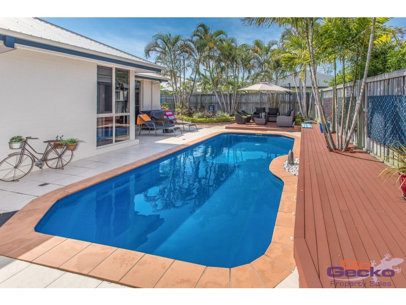 30 Dotterel Crescent, North Lakes QLD 4509