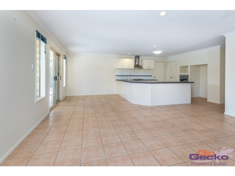 23 Whitfield Crescent, North Lakes QLD 4509
