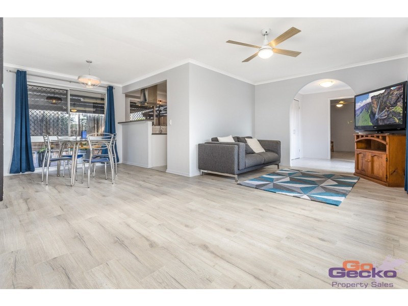 8 Barrine Court, Petrie QLD 4502