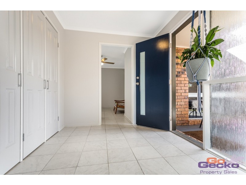 8 Barrine Court, Petrie QLD 4502