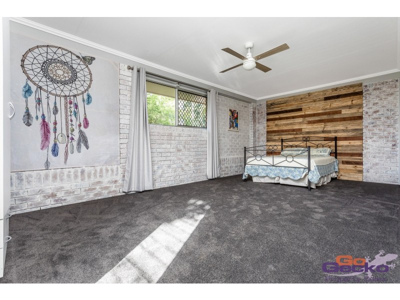 8 Barrine Court, Petrie QLD 4502