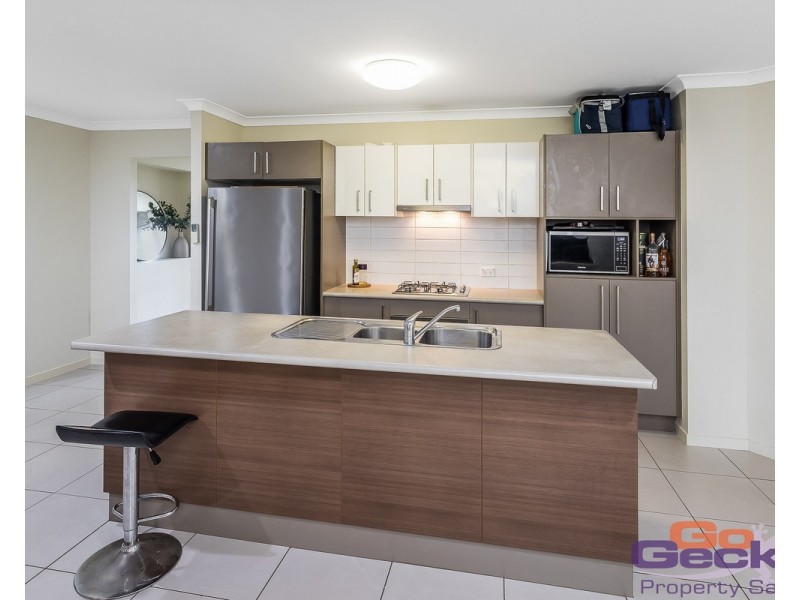 10 Wakeham Street, Kallangur QLD 4503