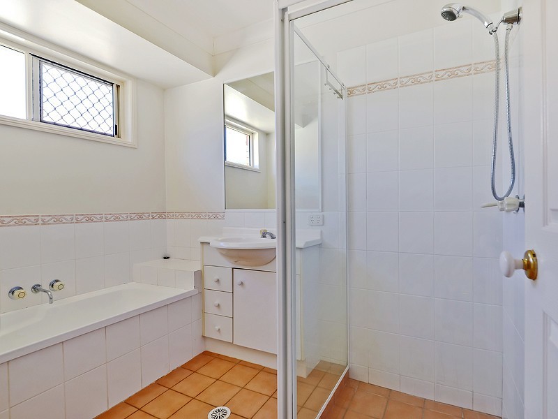 37 Lipscombe Road, Deception Bay QLD 4508