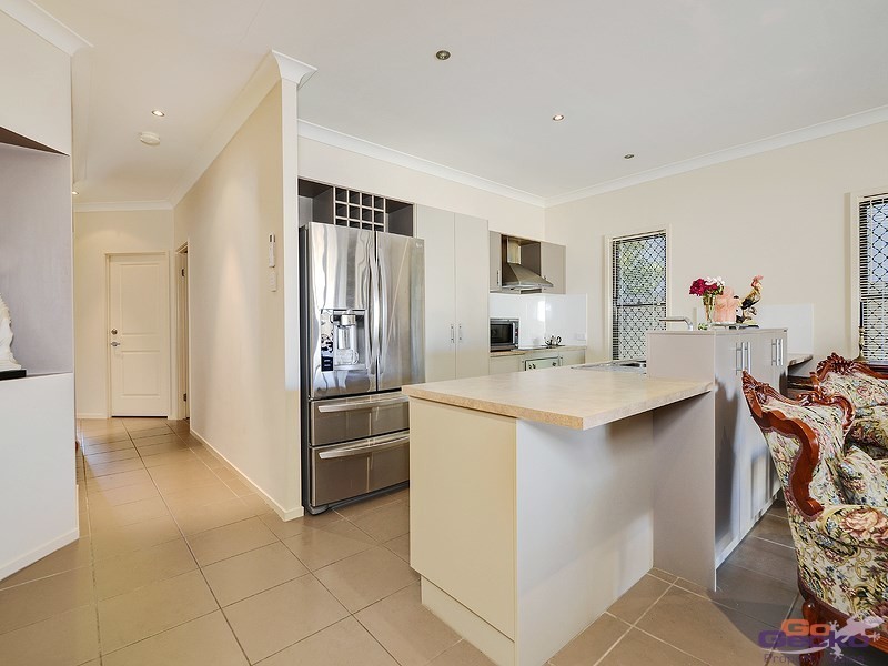 10 Echidna Parade, North Lakes QLD 4509