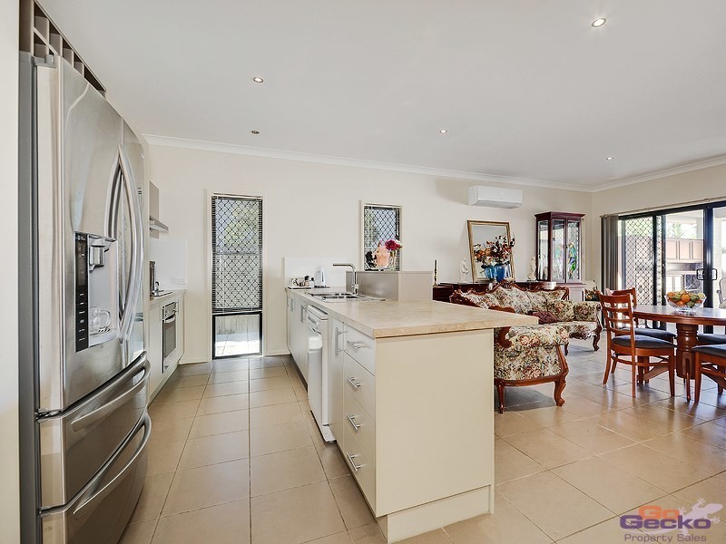 10 Echidna Parade, North Lakes QLD 4509