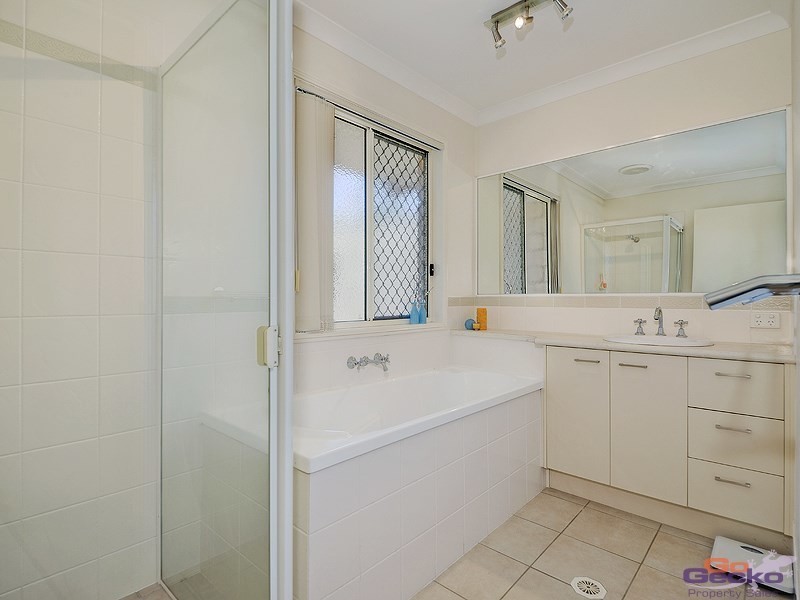 4 Barrine Place, Narangba QLD 4504