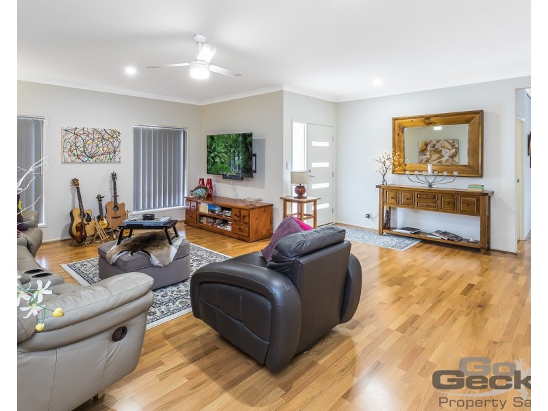 1 Goldfinch Court, Upper Caboolture QLD 4510