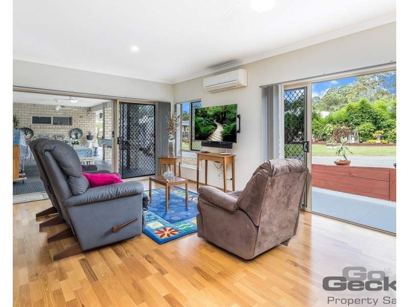 1 Goldfinch Court, Upper Caboolture QLD 4510