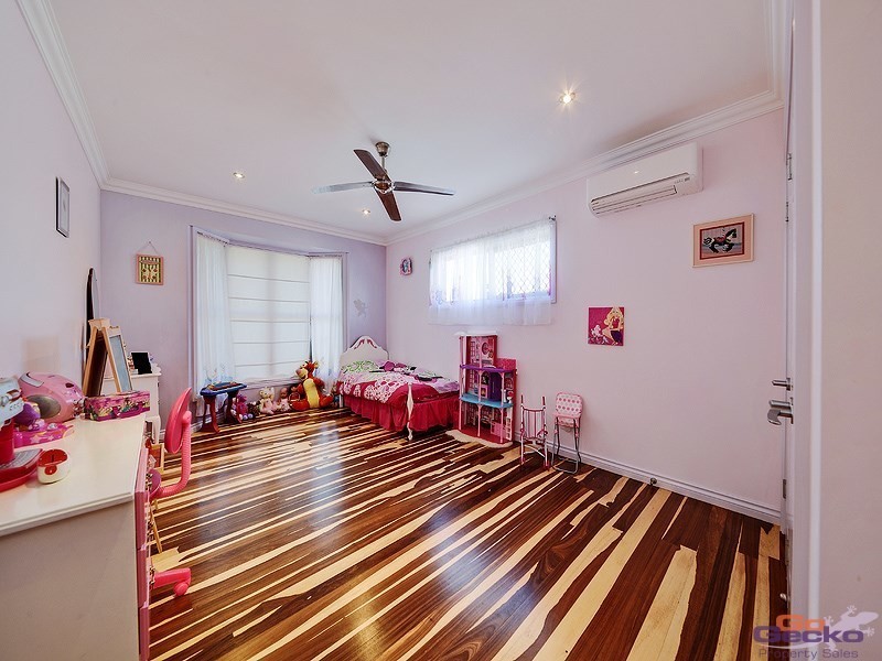 8 MacLeod Drive, Morayfield QLD 4506