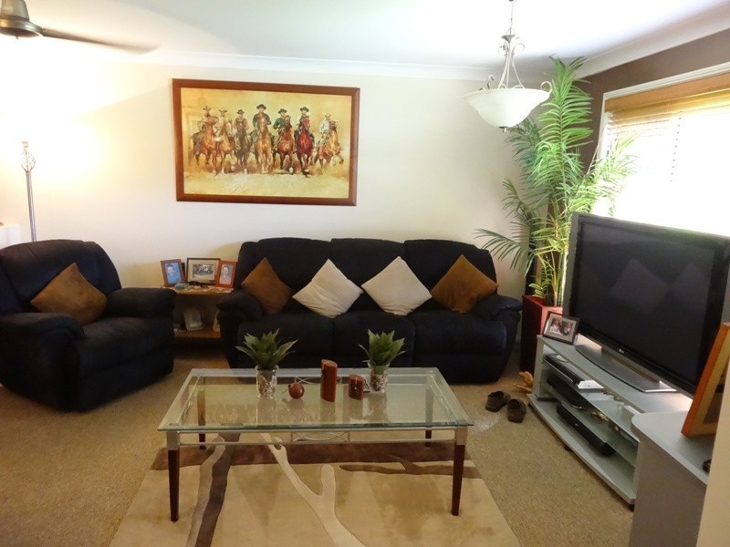 17 Hopkins Street, Petrie QLD 4502