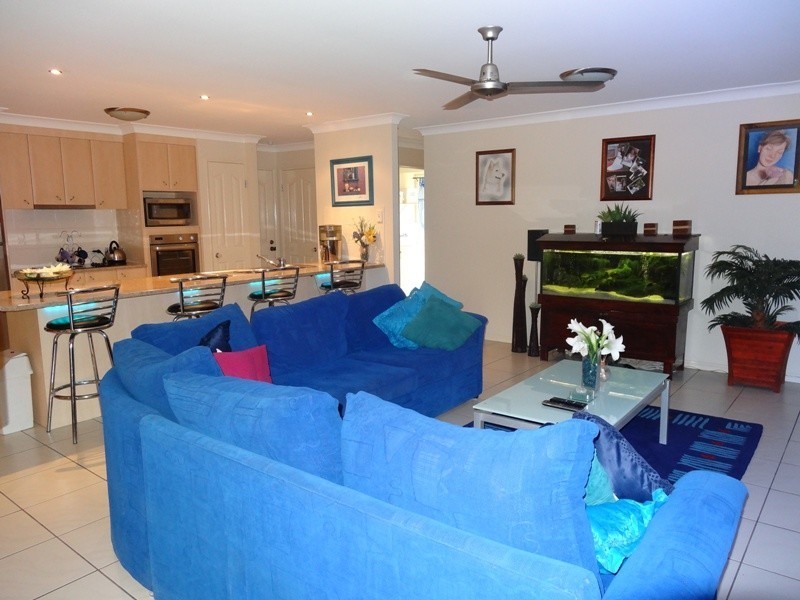 17 Hopkins Street, Petrie QLD 4502