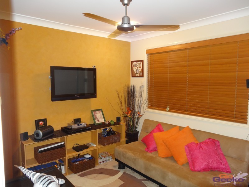 17 Hopkins Street, Petrie QLD 4502