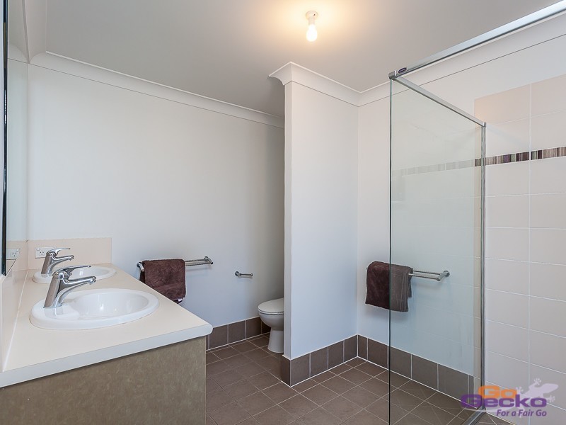 22 Kowari Crescent, North Lakes QLD 4509