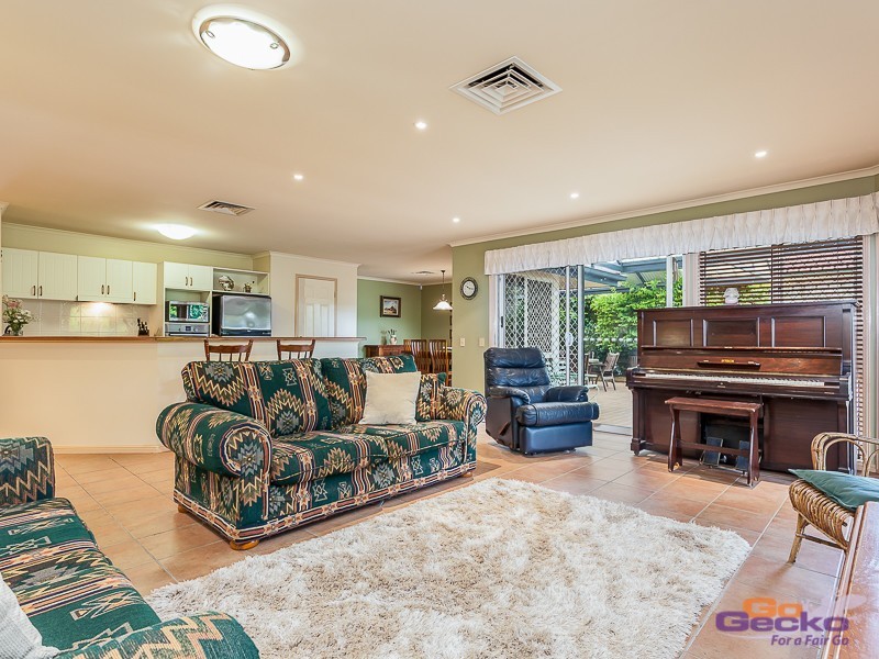 1 Kroning Court, Petrie QLD 4502