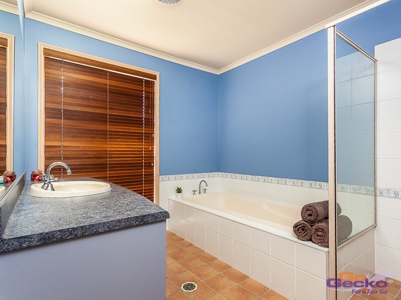 1 Kroning Court, Petrie QLD 4502