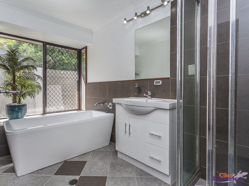 48 Eucumbene Drive, Petrie QLD 4502
