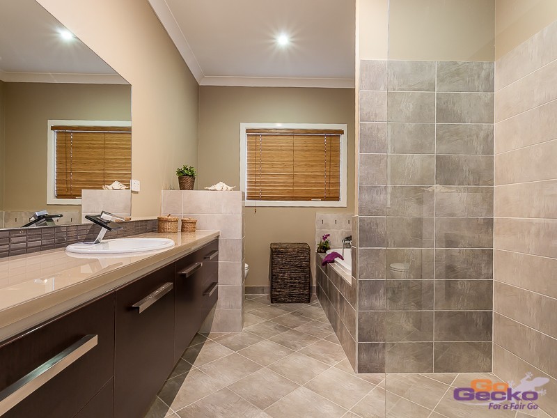 3 Friars Crescent, North Lakes QLD 4509