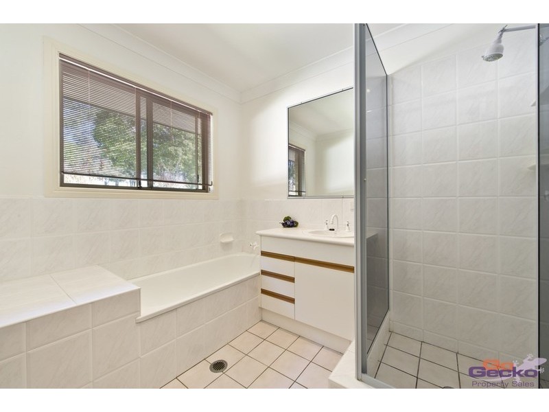 9 Forest Creek Place, Wamuran QLD 4512