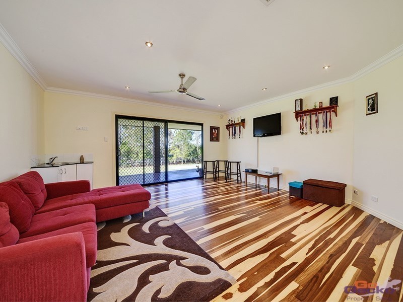 8 MacLeod Drive, Morayfield QLD 4506