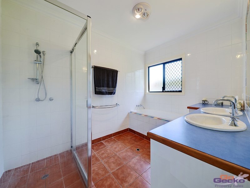 8 MacLeod Drive, Morayfield QLD 4506