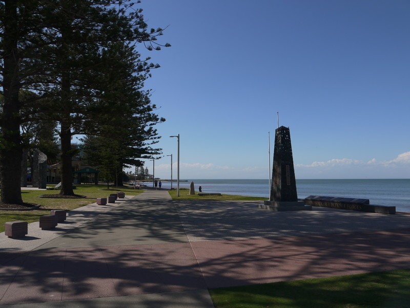 21 Redbank Road, Redcliffe QLD 4020