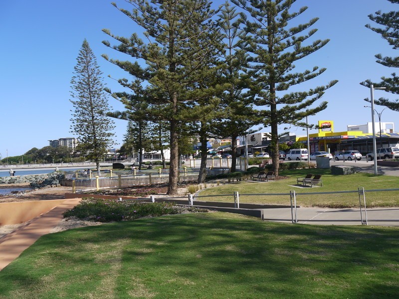 21 Redbank Road, Redcliffe QLD 4020