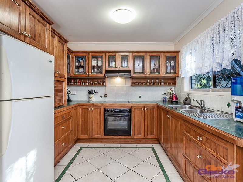 8 Robin Court, Kallangur QLD 4503