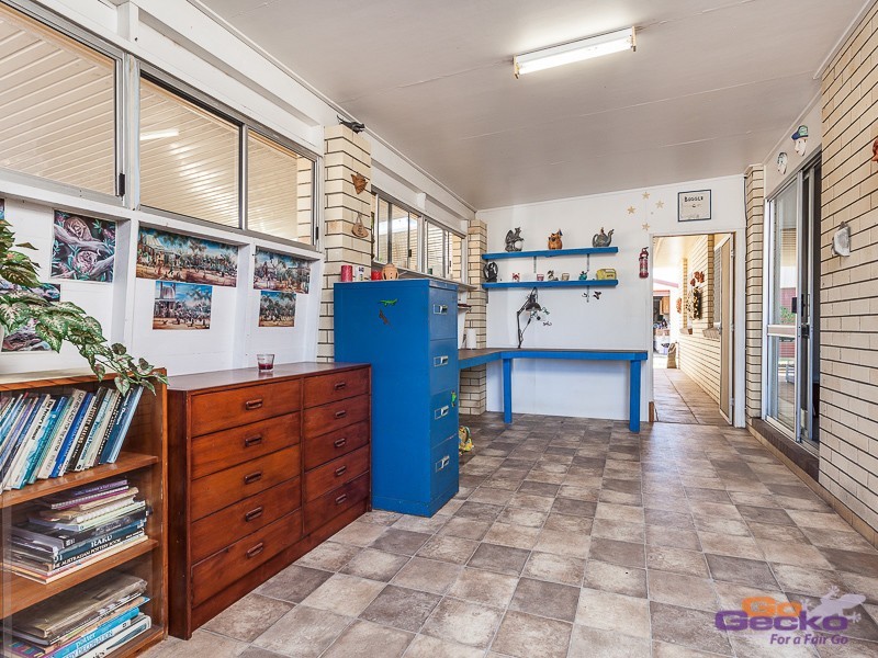 8 Robin Court, Kallangur QLD 4503