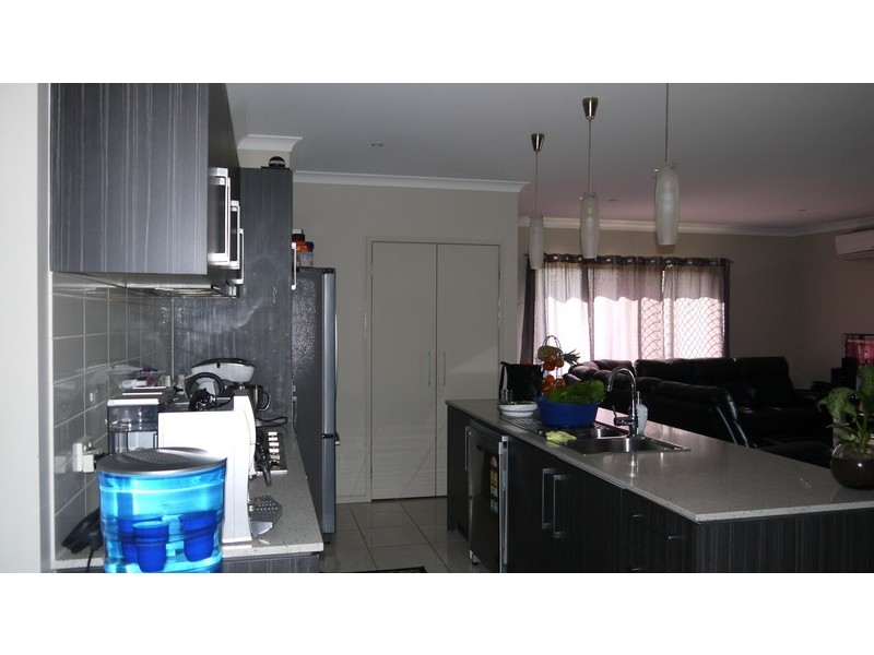 18 Manhattan Crescent, North Lakes QLD 4509