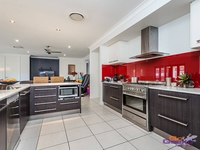 91 MacDonald Drive, Narangba QLD 4504