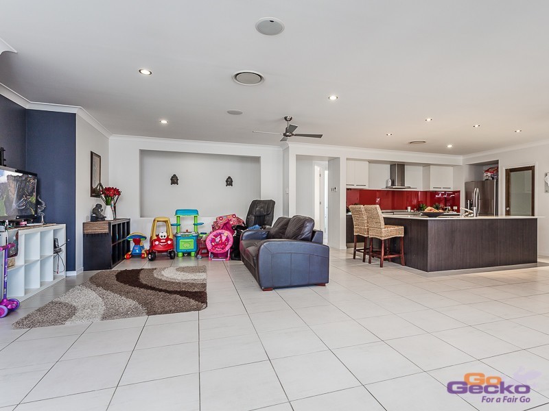 91 MacDonald Drive, Narangba QLD 4504