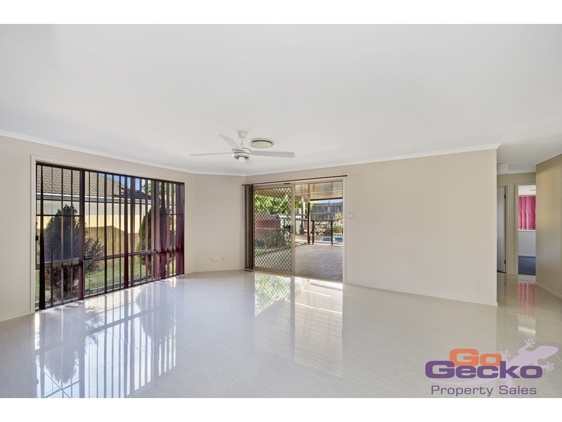 6 Dorrigo Court, North Lakes QLD 4509