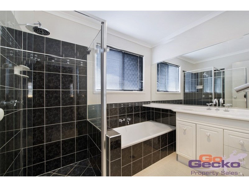 6 Dorrigo Court, North Lakes QLD 4509