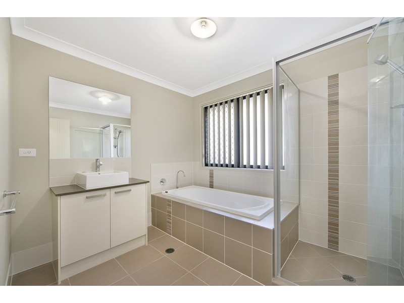 68 Denham Crescent, North Lakes QLD 4509