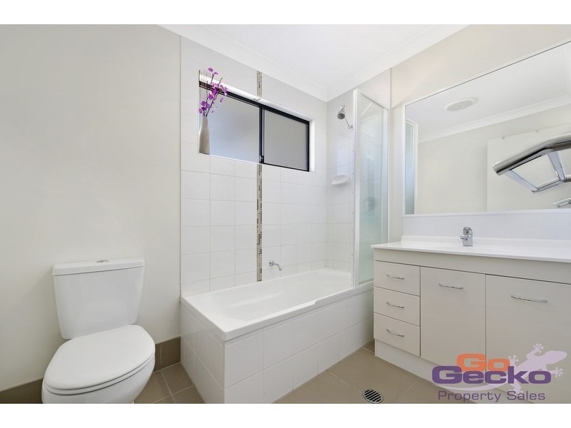 10 Petronas Street, North Lakes QLD 4509