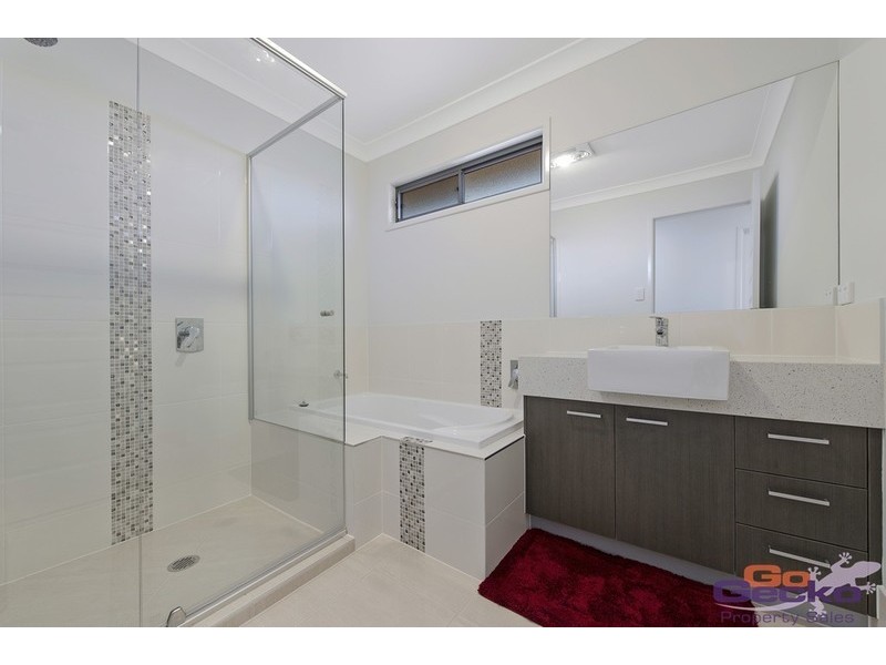 8 McIlwaith Street, North Lakes QLD 4509