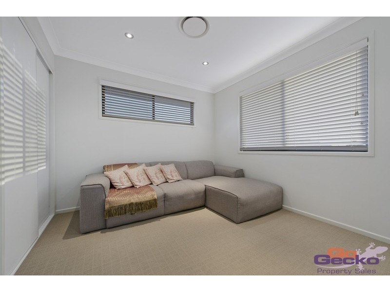 8 McIlwaith Street, North Lakes QLD 4509