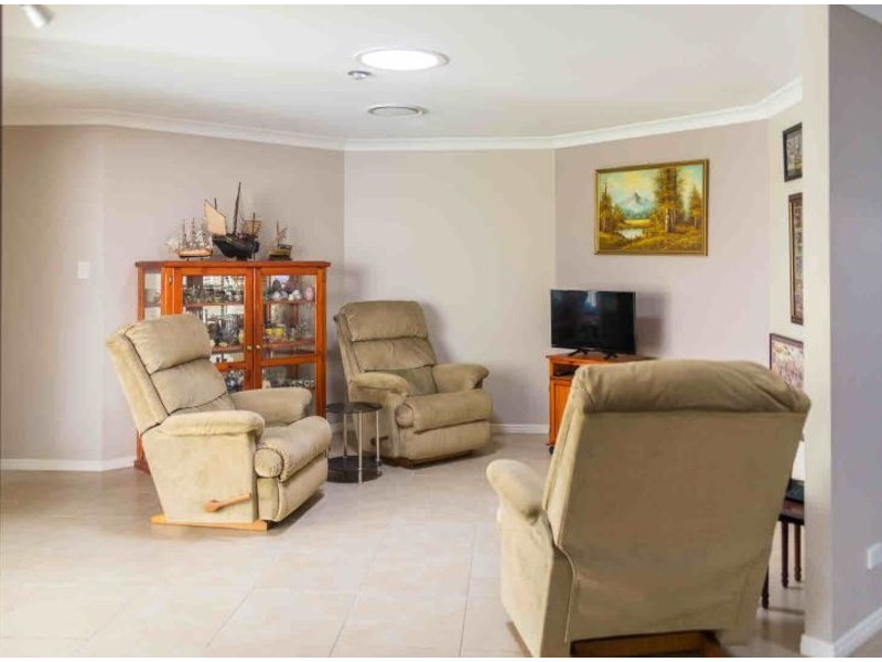 24 Dicarlo Drive, Morayfield QLD 4506