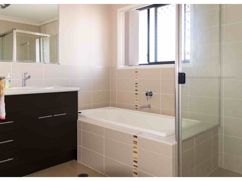 24 Dicarlo Drive, Morayfield QLD 4506