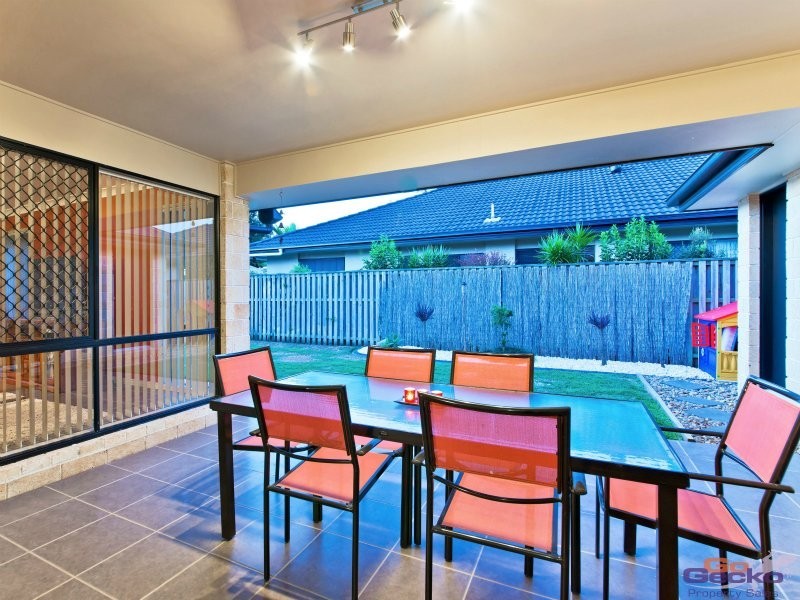 16 Jardine Place, Narangba QLD 4504