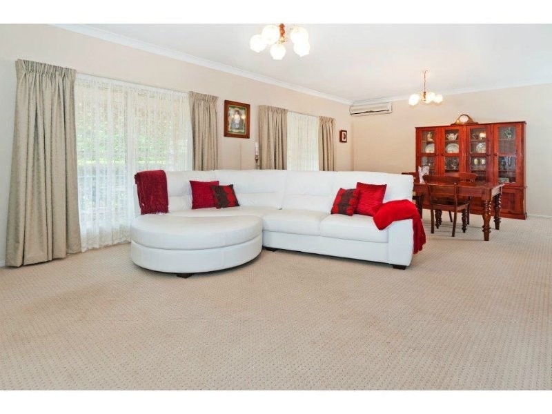 15 Castle Hill Drive, Murrumba Downs QLD 4503